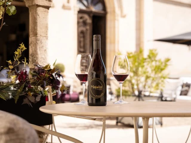Can Beaujolais'  Gamay survive without alcohol?