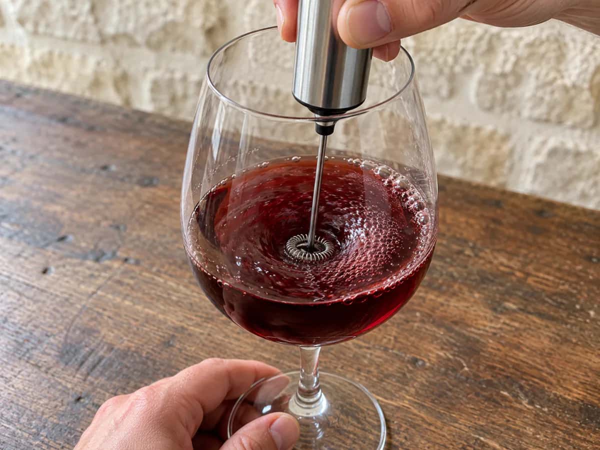 How to aerate wine in seconds: a Sommelier’s secret hack